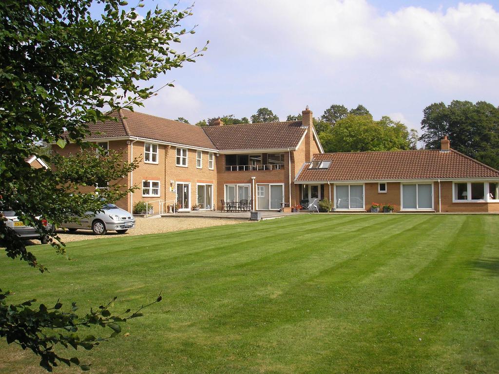 Meadow House Hotel Burwell  ภายนอก รูปภาพ