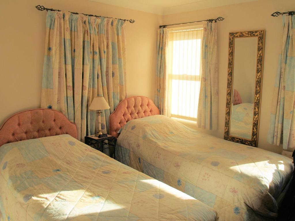 Meadow House Hotel Burwell  ภายนอก รูปภาพ